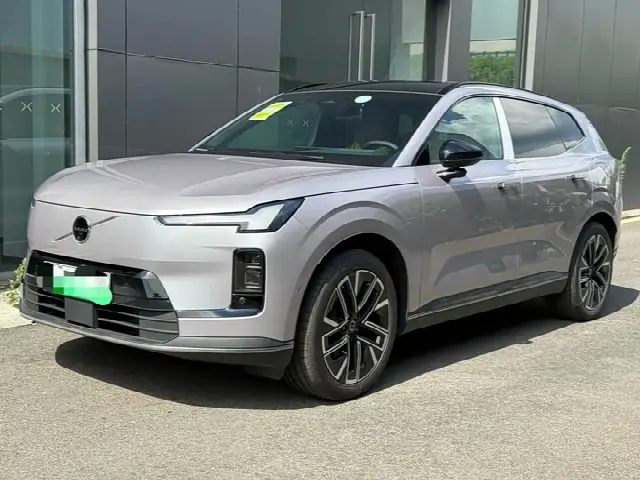 Volvo XC70 Hybrid 2026, новый