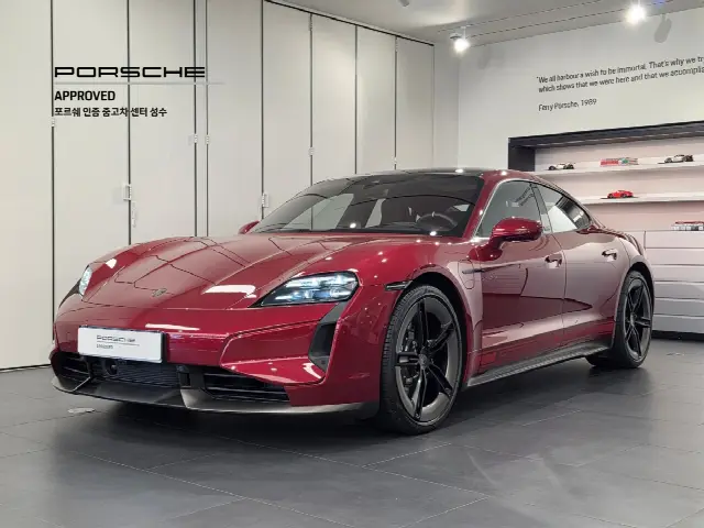 Porsche Taycan 2020, новый