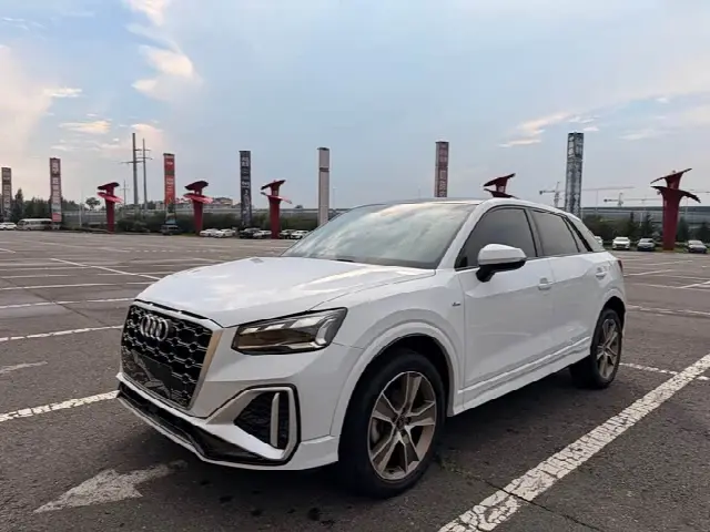 Audi Q2L 2022, 29 000 км