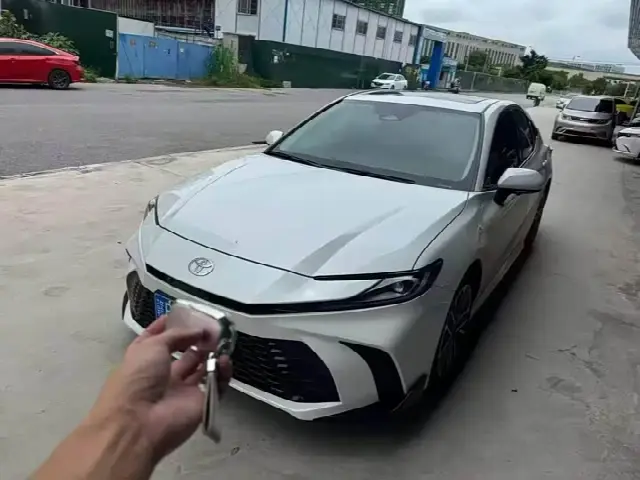 Toyota Camry 2026, 28 000 км
