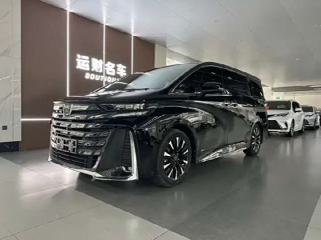 Toyota Vellfire 2024, 62 000 км