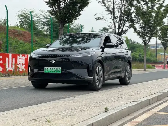 Dongfeng Yipai eπ 008 2025, 52 000 км