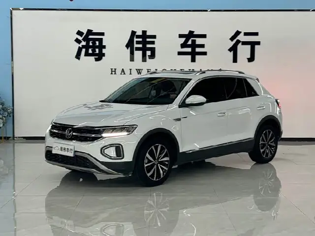 Volkswagen T-Roc 2023, 29 000 км