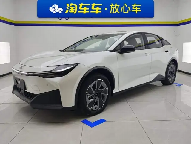 Toyota bZ3 2024, новый