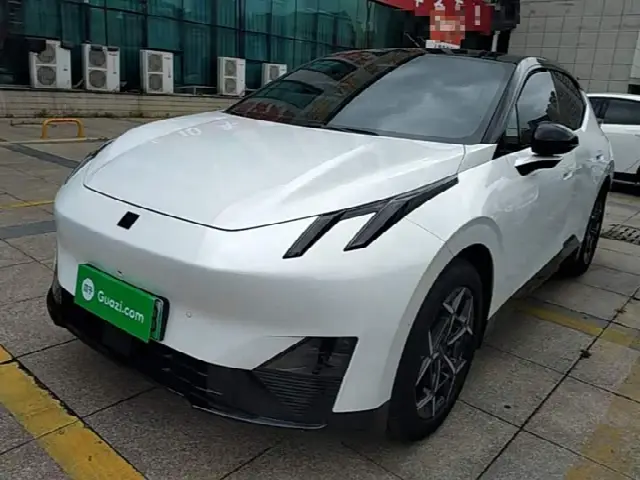 Lynk & Co Z20 2025, 30 400 км