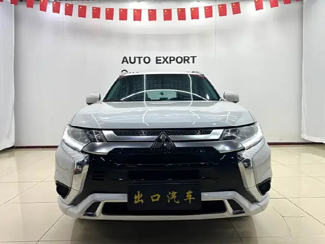 Mitsubishi Outlander 2021, 38 000 км