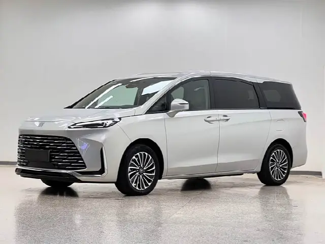 Buick GL8 Hybrid 2025, 7 400 км
