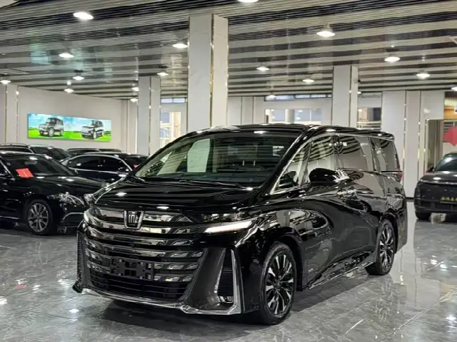 Toyota Vellfire 2024, 41 000 км