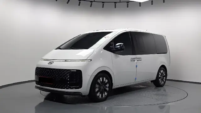 Hyundai Staria 2021, 69 406 км