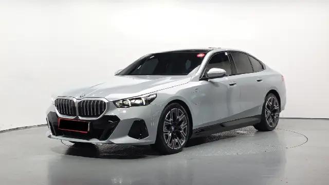 BMW 5 Series 2023, 21 143 км