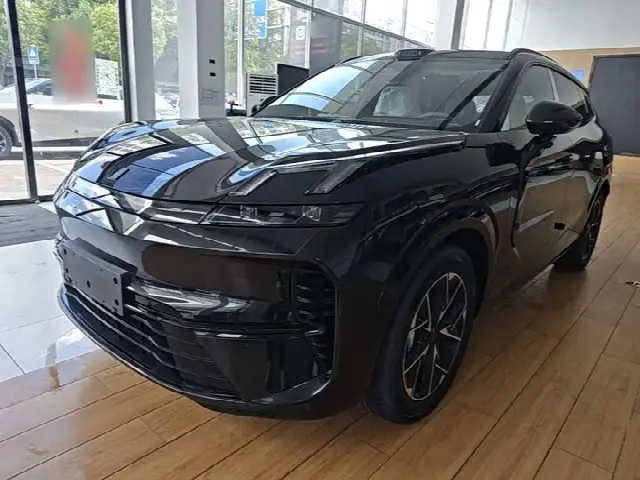 Lynk & Co 08 EM-P Hybrid 2026, новый