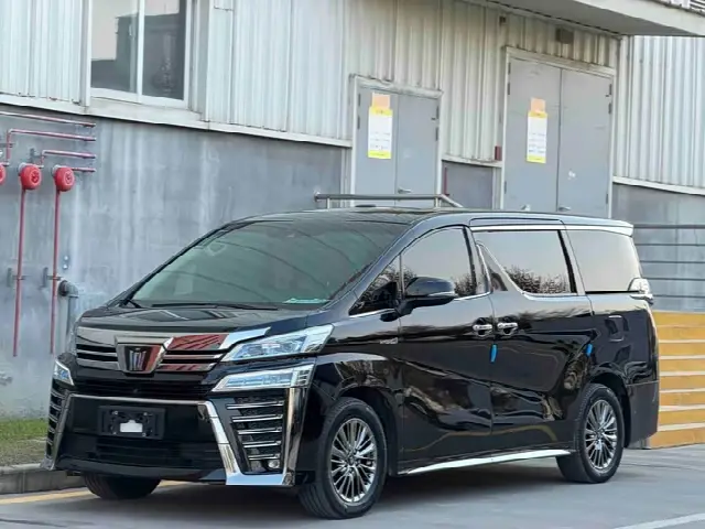 Toyota Vellfire 2021, 100 000 км