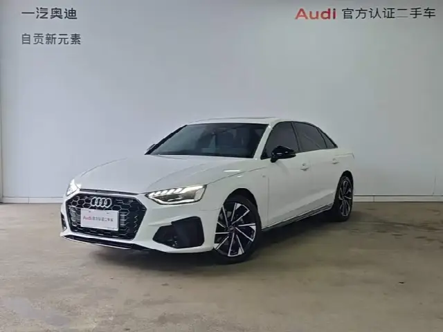 Audi A4L 2023, 44 000 км