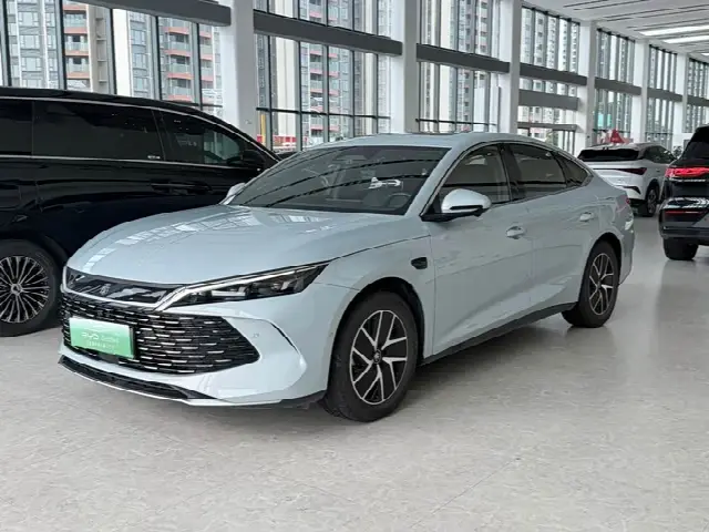 BYD Qin L 2025, 3 300 км