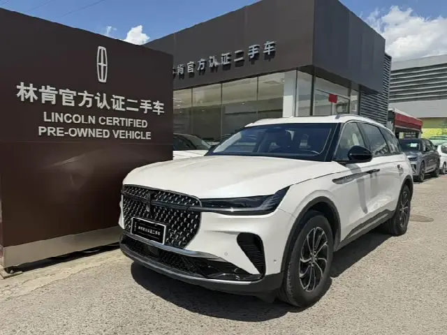 Lincoln Nautilus 2023, 28 000 км