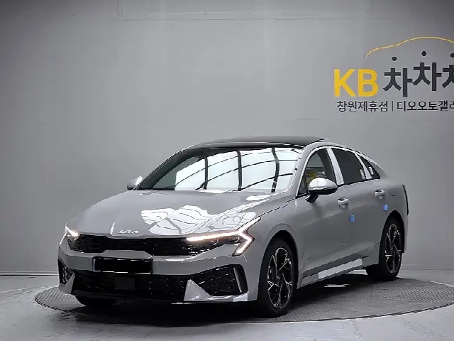 Kia K5 2023, новый