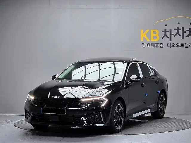 Kia K5 2023, новый