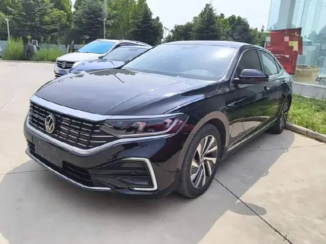 Volkswagen Passat Hybrid 2022, 64 700 км