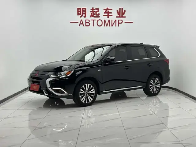 Mitsubishi Outlander 2021, 34 000 км