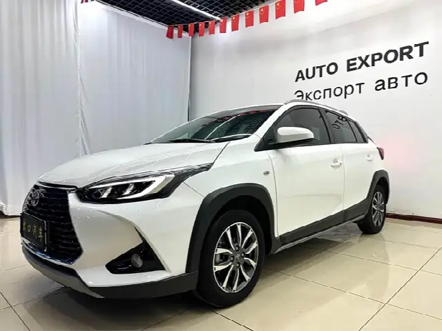 Toyota Yaris L Hatchback 2022, 4 000 км