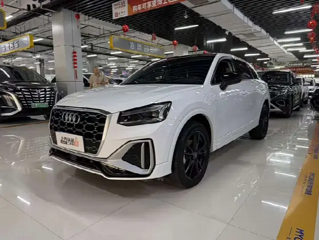 Audi Q2L 2022, 22 000 км