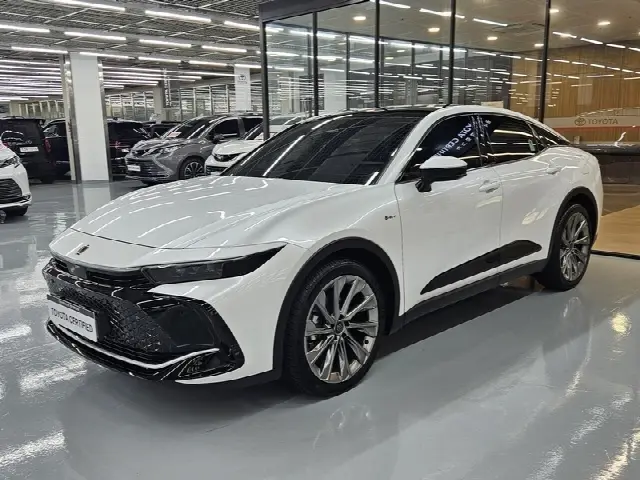 Toyota Crown 2023, 13 349 км