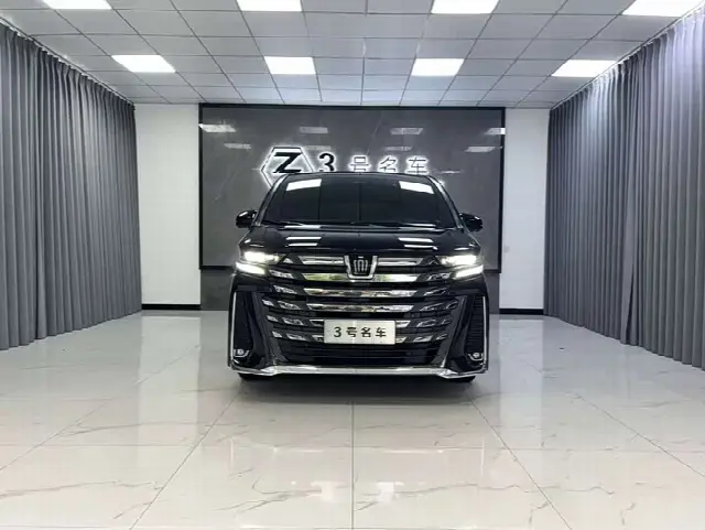 Toyota Vellfire 2024, 9 300 км