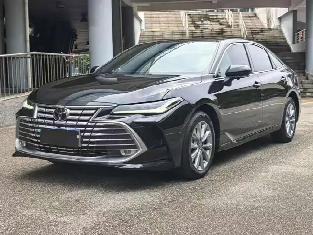 Toyota Avalon 2024, 12 000 км