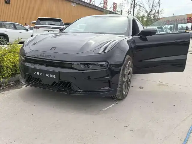 Zeekr 001 2023, новый