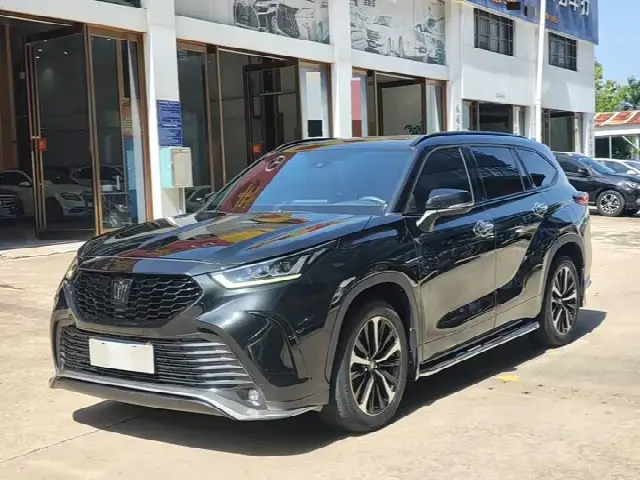Toyota Crown Kluger 2022, 58 000 км
