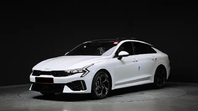 Kia K5 2023, новый