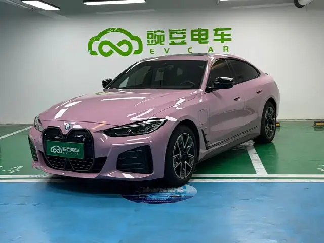 BMW i4 2022, 48 000 км