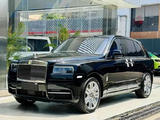 Rolls-Royce Cullinan 2018, 18 000 км