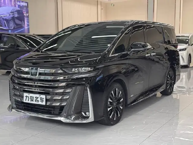 Toyota Vellfire 2024, 35 000 км