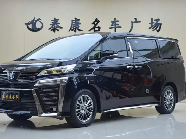 Toyota Vellfire 2023, 14 000 км