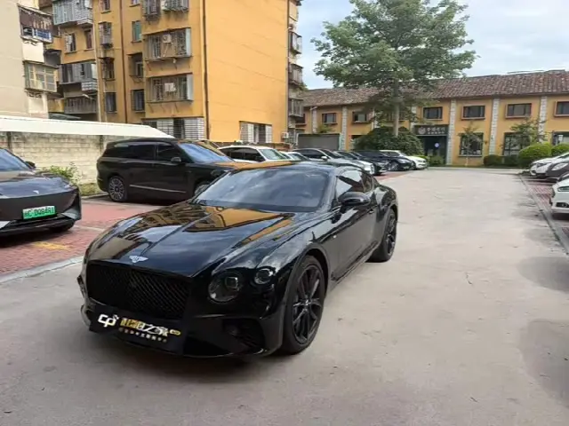 Bentley Continental GT 2022, 8 000 км