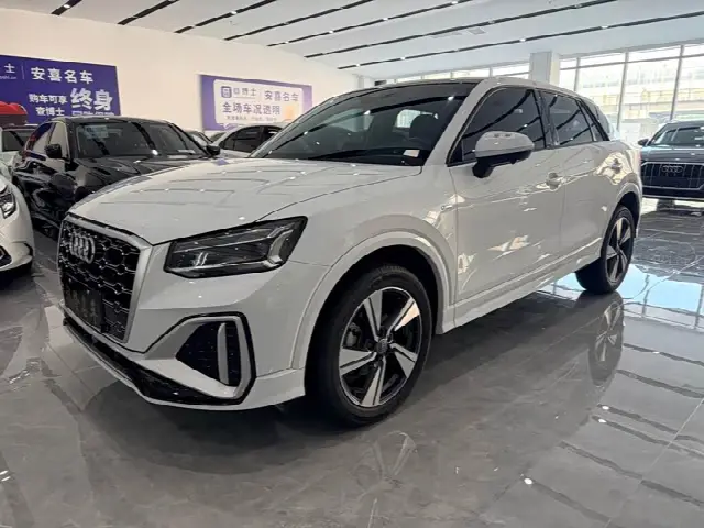 Audi Q2L 2022, 34 000 км