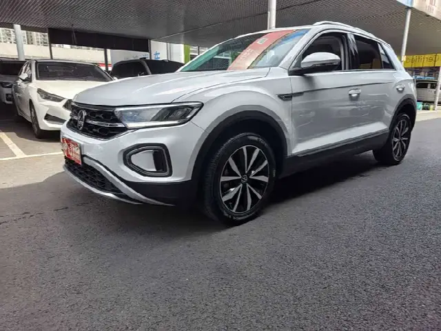 Volkswagen T-Roc 2023, 35 000 км