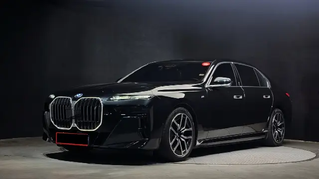 BMW i7 2022, 22 823 км