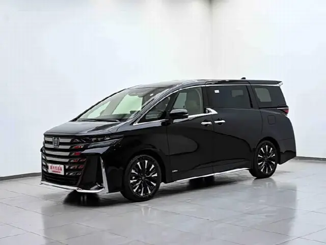 Toyota Vellfire 2024, 28 700 км