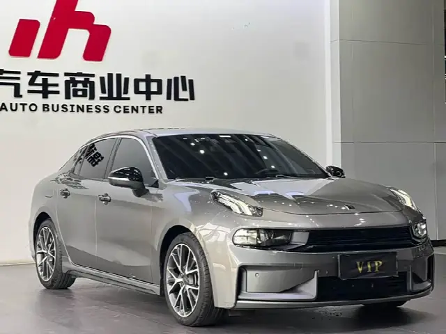 Lynk & Co 03 2022, 48 000 км