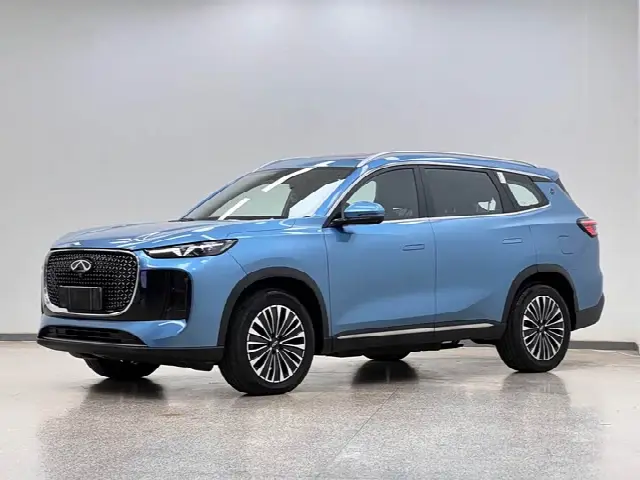 Chery Tiggo 8 Plus C-DM 2025, 24 000 км
