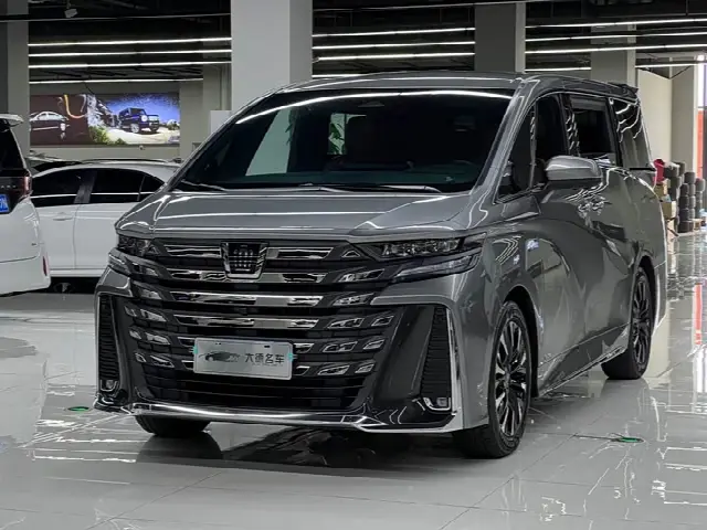 Toyota Vellfire 2024, 16 000 км