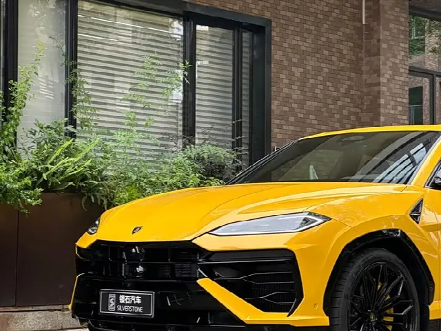 Lamborghini Urus SE 2026, новый