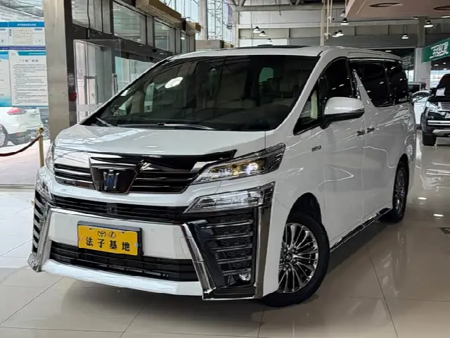 Toyota Vellfire 2023, 70 000 км