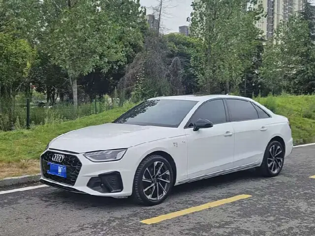 Audi A4L 2023, 43 000 км