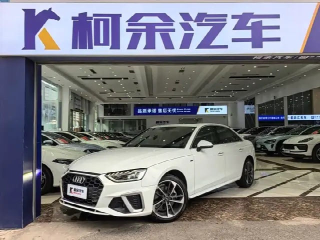 Audi A4L 2025, 28 000 км