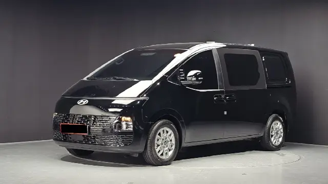 Hyundai Staria 2021, 4 932 км
