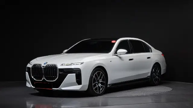 BMW i7 2022, 31 643 км