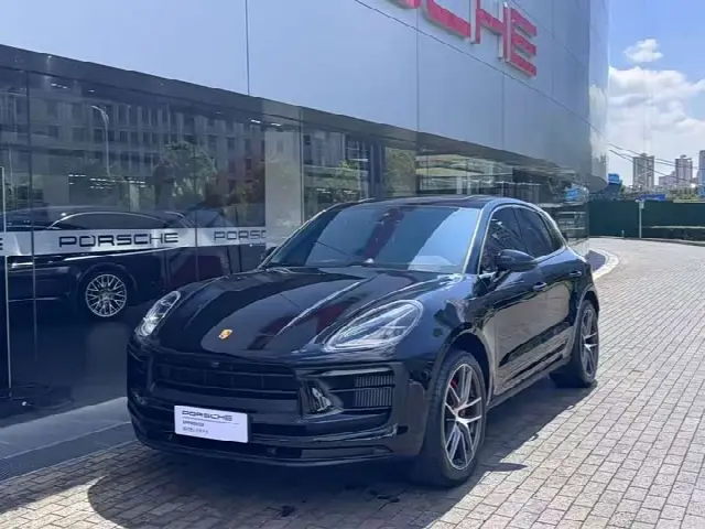 Porsche Macan 2022, 16 000 км